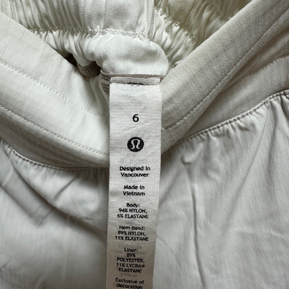 Lululemon Hotty Hot High Rise Short Size 6 - Picture 5 of 5